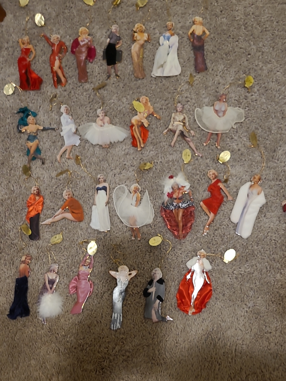 Vintage Marilyn Monroe Ornament Set.. Priced As A Set.. Will Sell In Bundles - Picture 6 of 6